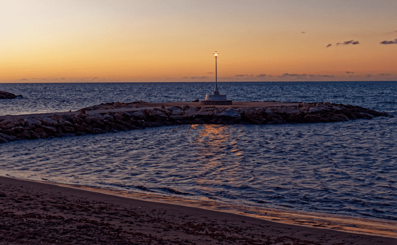 quiet-beaches-near-malaga